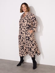 Live Unlimited Black/Grey Live Unlimited Curve - Mono Print Notch Sleeve Midaxi Dress - Image 2 of 6