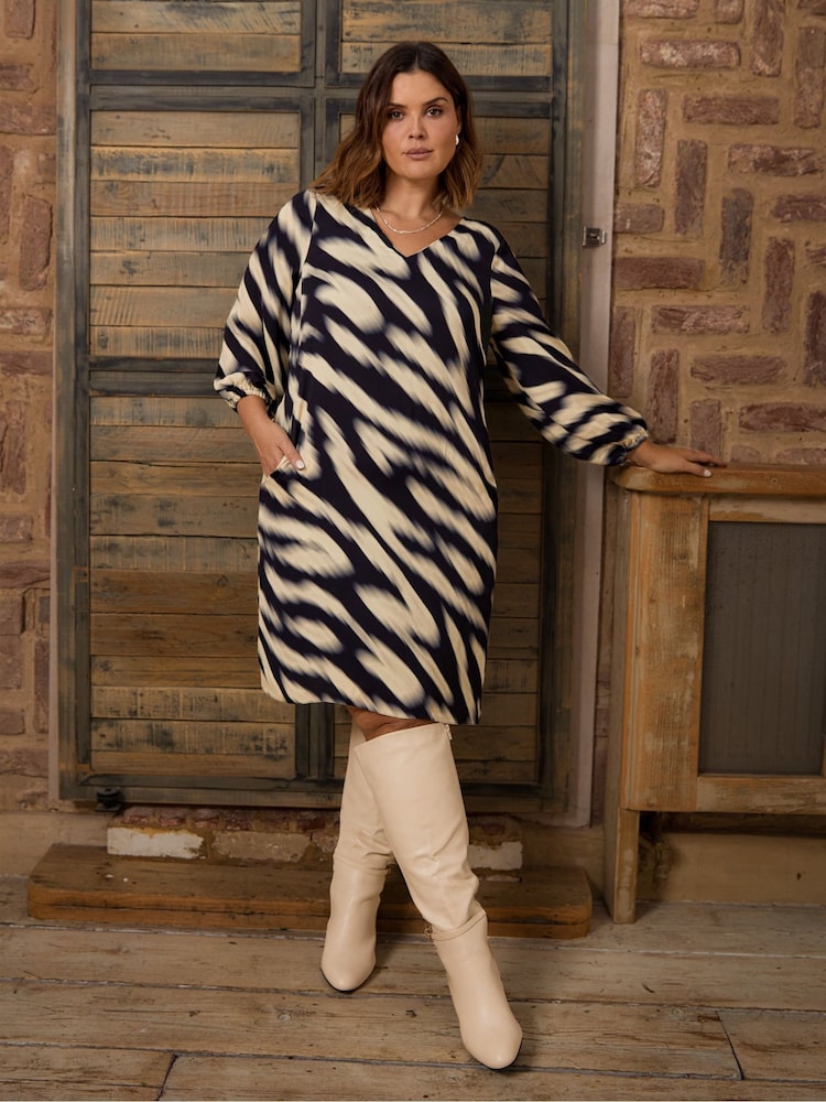 Live Unlimited Animal Blurred Animal Print Dress With Pockets - Image 1 of 6