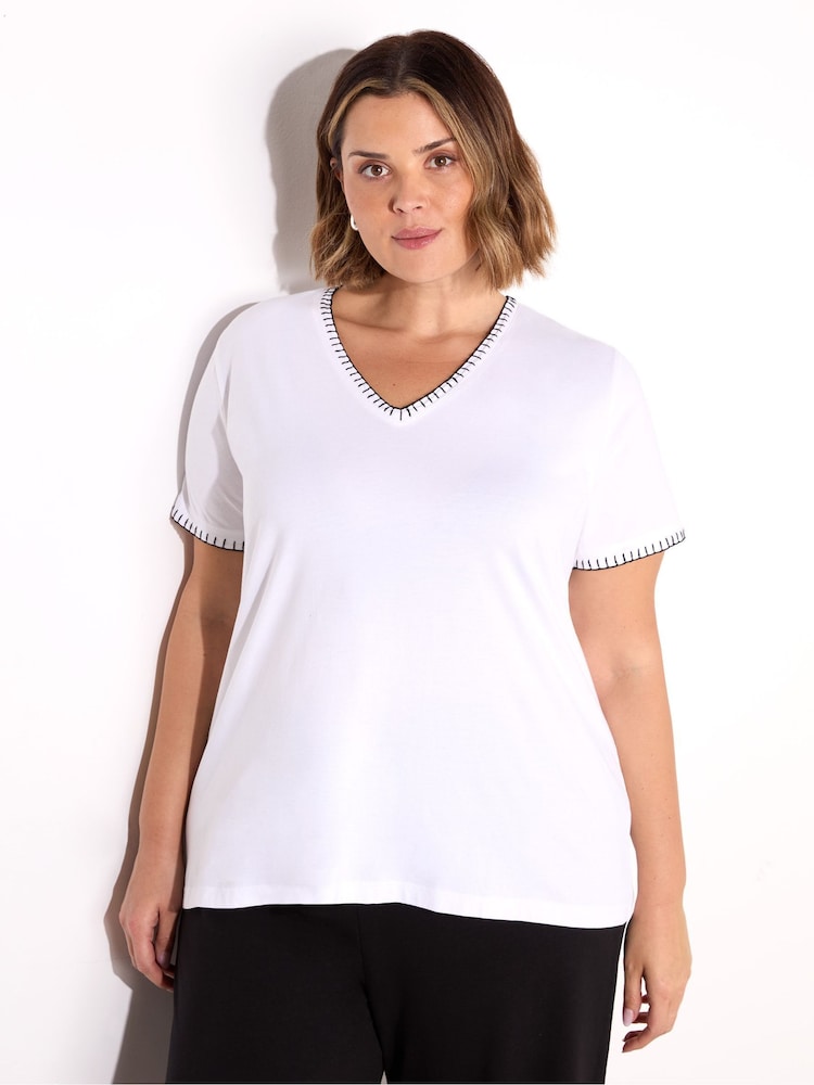 Blanco - Live Unlimited Blanket Stitch Cotton V-Neck T-Shirt - Imagen 1 de 5