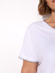 Blanco - Live Unlimited Blanket Stitch Cotton V-Neck T-Shirt - Imagen 5 de 5