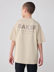 Песочный - Свободная футболка из 100% хлопка с принтом на спине Baker by Ted Baker - Изображение 2 из 7