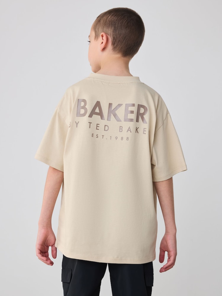 Песочный - Свободная футболка из 100% хлопка с принтом на спине Baker by Ted Baker - Изображение 2 из 7