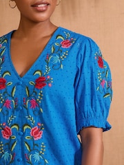 Love & Roses Cotton Dobby Puff Sleeve Embroidered Blouse - Imagen 2 de 4