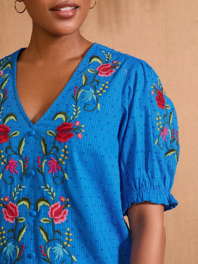 Love & Roses Cotton Dobby Puff Sleeve Embroidered Blouse - Imagen 2 de 4
