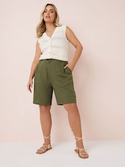 Yours Curve Green Linen Bermuda Shorts - Image 3 of 5
