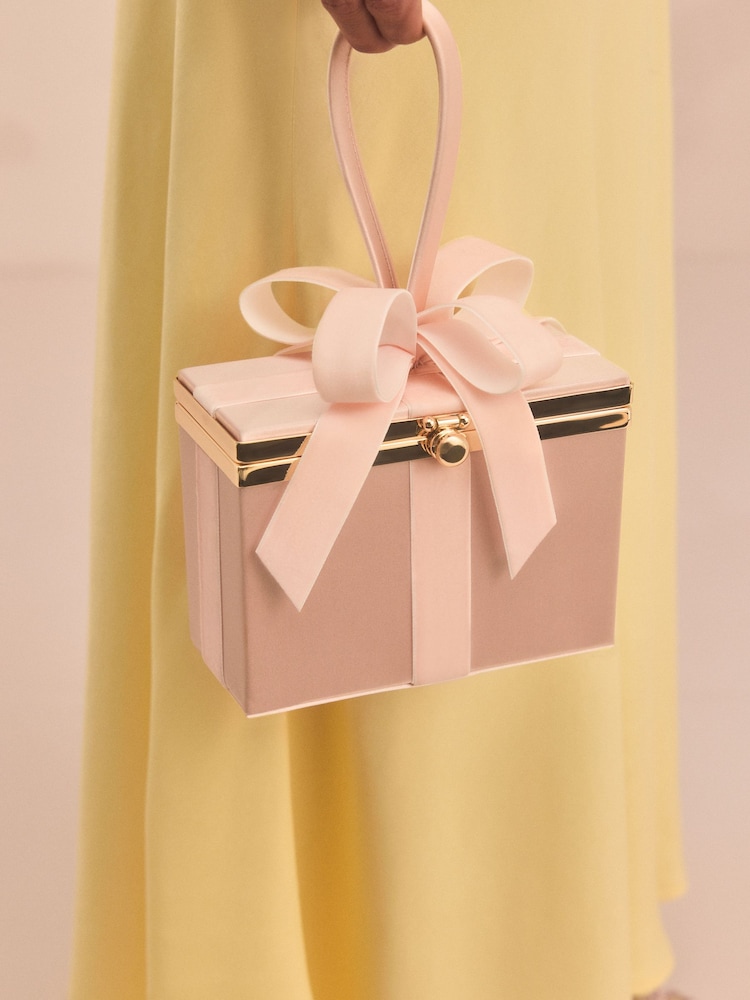 Dorado champán - Tabitha Simmons x Next Present Bow Bag - Imagen 8 de 8 Dorado champán - Tabitha Simmons x Next Present Bow Bag - Imagen 8 de 8