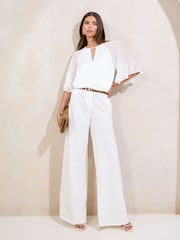 Lipsy Chiffon Satin Mix Flute Sleeve Top - Imagem 3 de 4