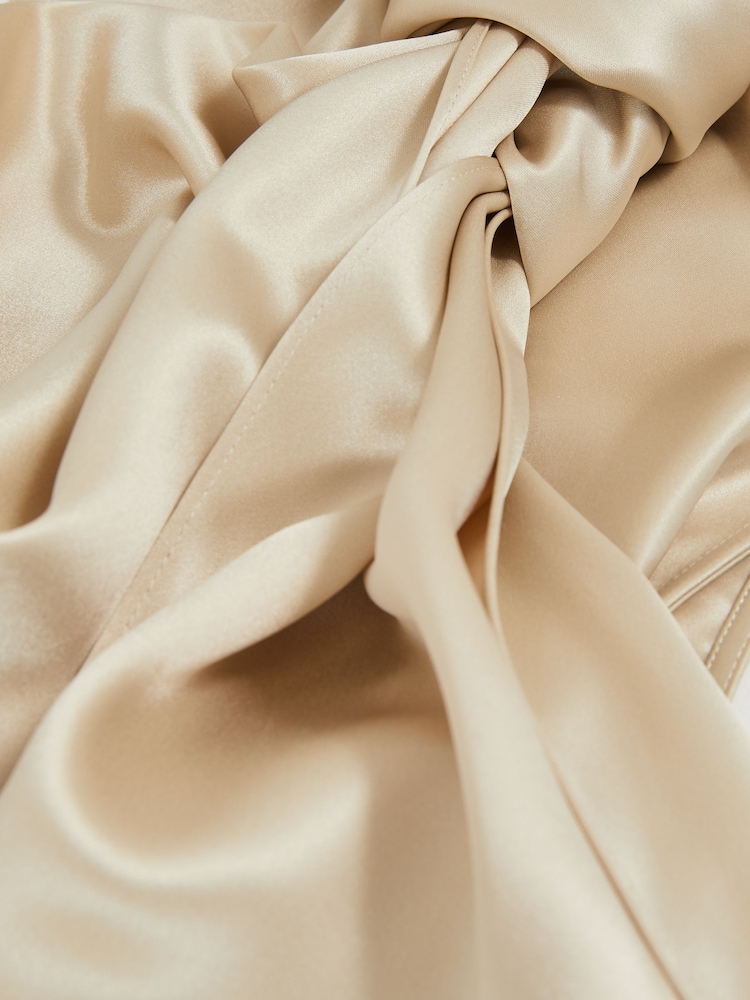 Цвет шампанского - Платье-макси Reiss Fae Satin Cape - Image 7 of 7