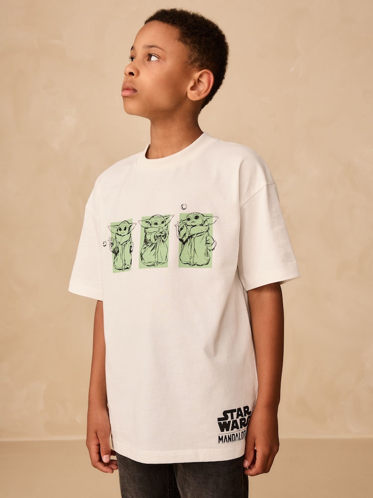 White Mandalorian Short Sleeve T-Shirt (3-16yrs) - Image 1 of 8 White Mandalorian Short Sleeve T-Shirt (3-16yrs) - Image 1 of 8