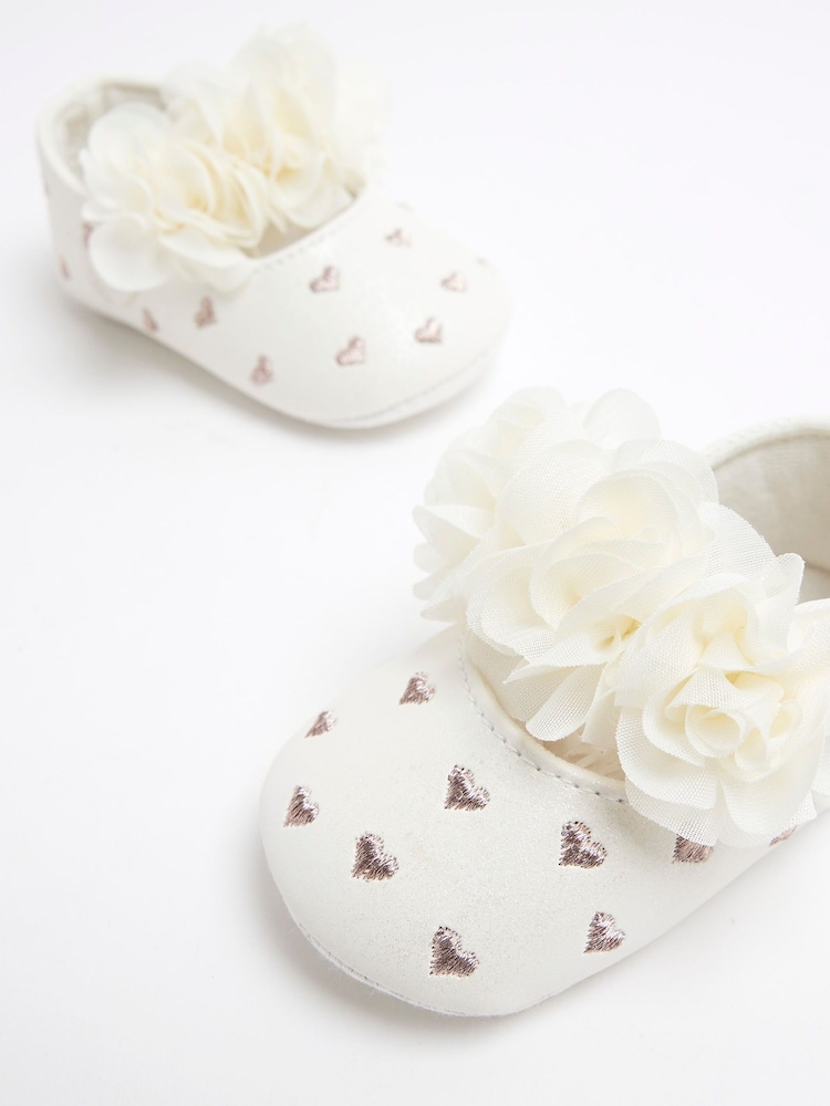 River Island Cream Baby Girls Ruched Ballet Pumps - Image 1 of 5