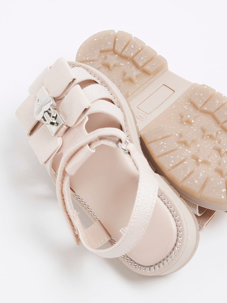 وردي - صندل بأحزمة مزيّن بفيونكة للبنات من River Island - Image 5 of 5
