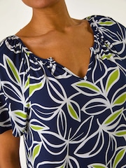 Roman Green Textured Leaf Print V-Neck Stretch Top - Image 5 of 5