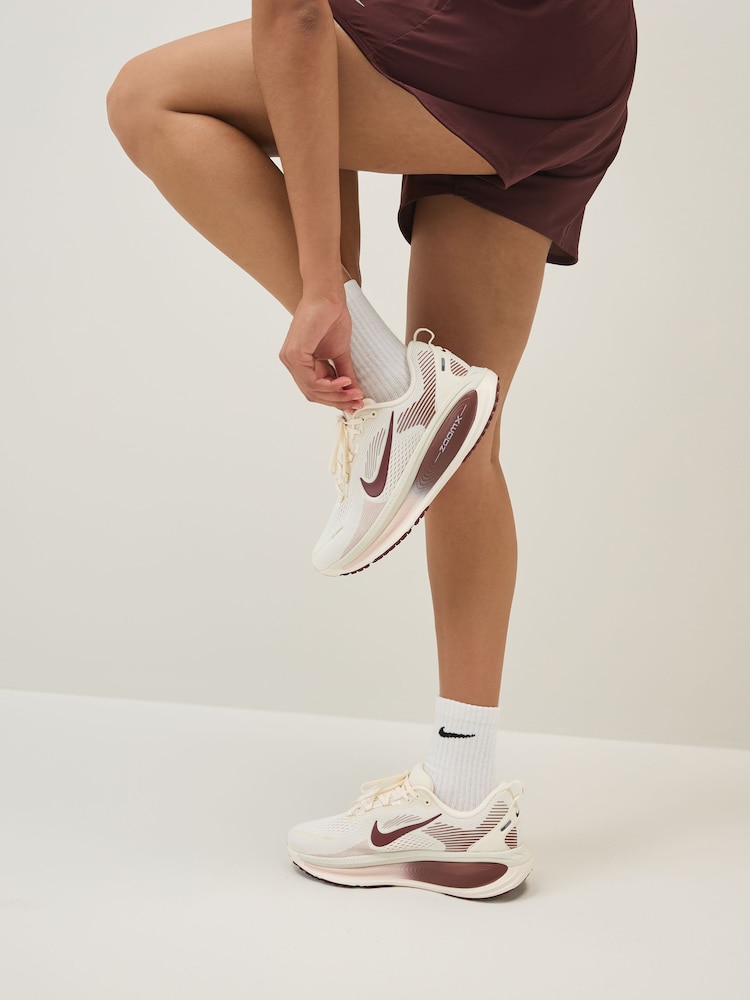 Nike Ivory Vomero 18 Road Running Trainers - Image 5 of 5