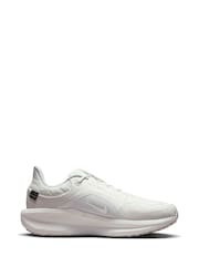 Nike White Winflo 11 GORE-TEX Road Running Trainers - Image 4 of 12