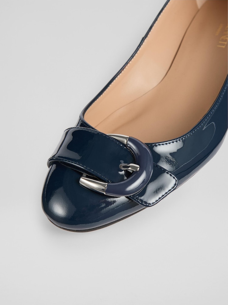 LK Bennett Cici Iris Patent Casual Resin Buckle Courts - Imagen 4 de 4 LK Bennett Cici Iris Patent Casual Resin Buckle Courts - Imagen 4 de 4