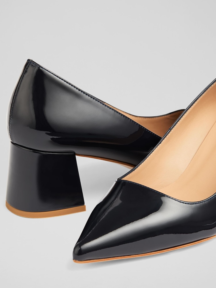 LK Bennett Sloane Patent Pointed Black Courts - Imagem 4 de 4