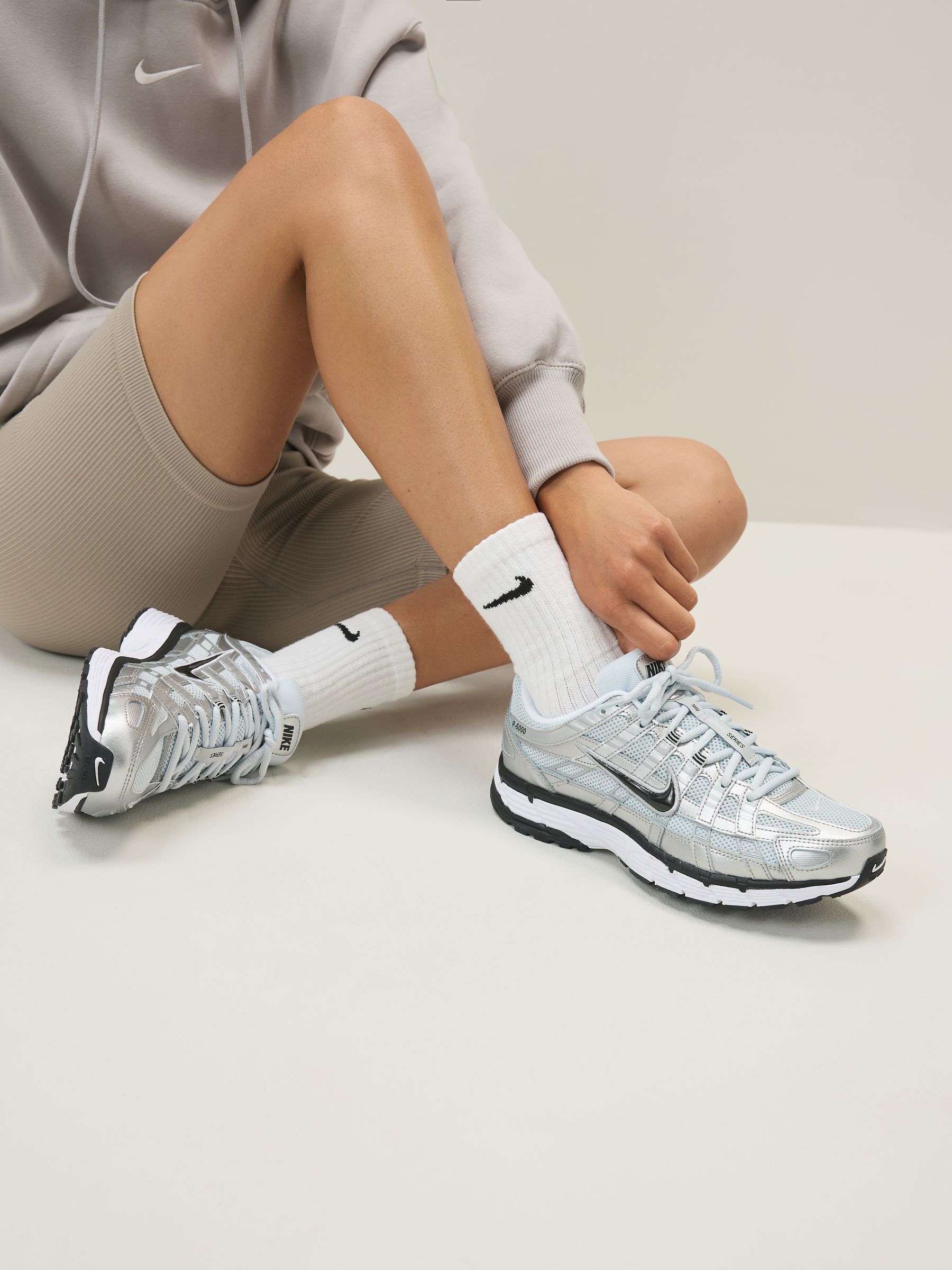 naiko様 Cumpără Argintiu metalizat - Nike P6000 from Next Romania