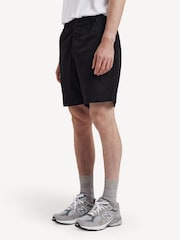 Norse Projects Black Relaxed Fit Ezra Stretch Twill Shorts - Image 2 of 4