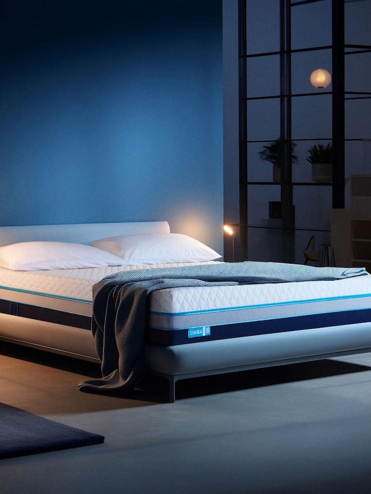 Simba Hybrid® Ultra White Mattress - Image 1 of 6