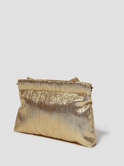 Dorado - Bolso con lazo con diseño plisado de efecto metálico Mila de Monsoon - Imagen 2 de 4