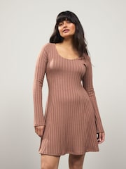 Chocolate marrom - Mini Ribbed Long Sleeve Scoop Neck Dress - Imagem 1 de 6