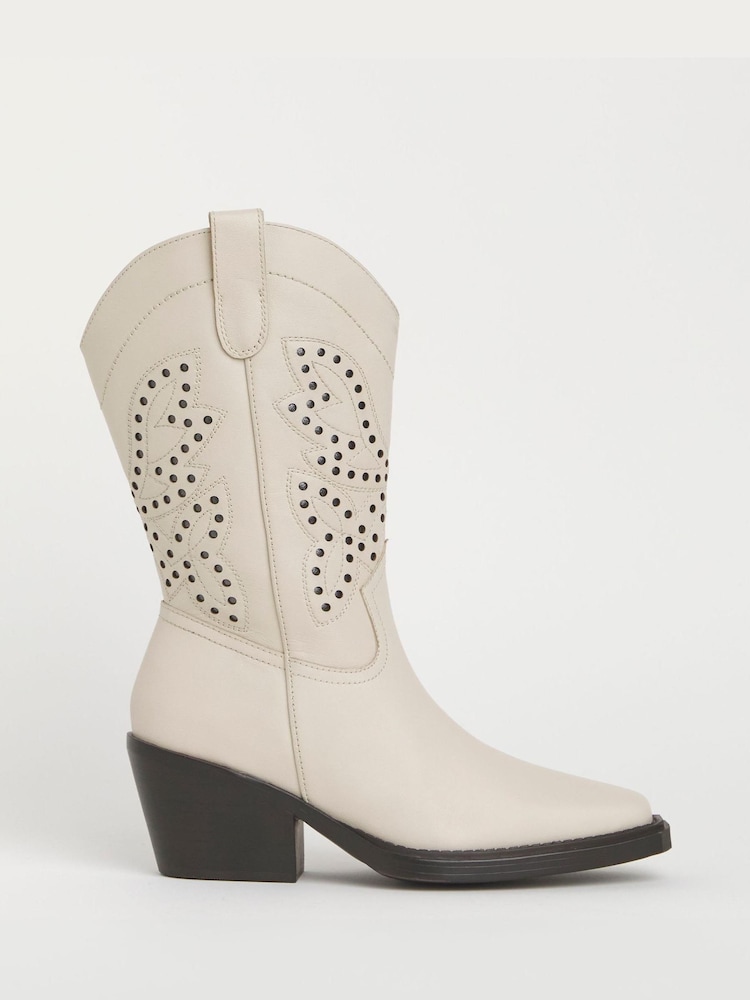 Natural - Botas vaqueras de media caña con diseño hecho con láser de Simply Be - Imagen 5 de 5