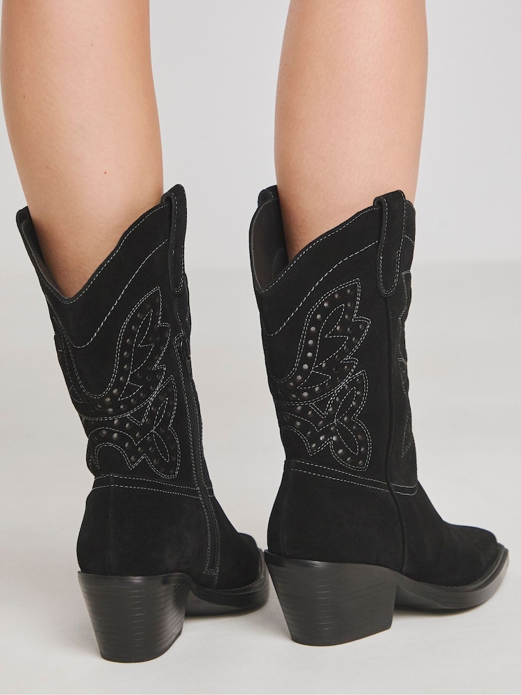 Negro - Botas vaqueras de media caña con diseño hecho con láser de Simply Be - Imagen 2 de 5