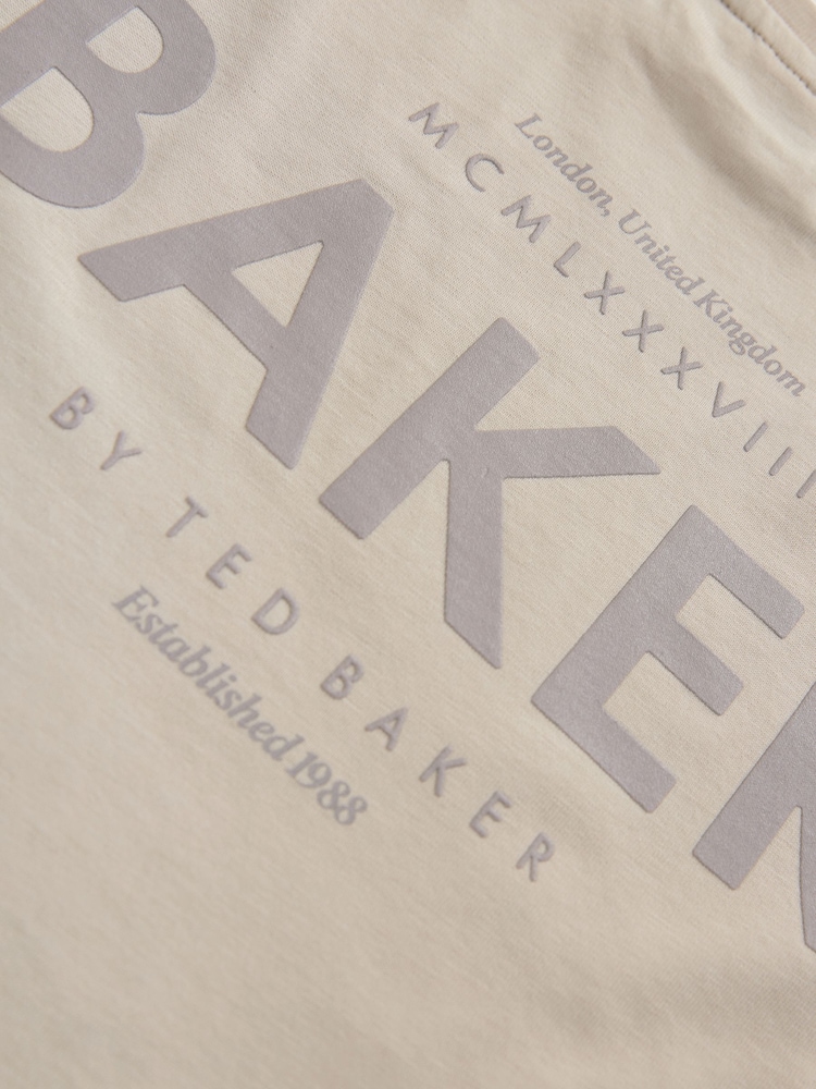 صخري - طقم من شورت كارجو مريح مع تيشرت بتصميم جرافيك من Baker By Ted Baker - صورة 6 من 6