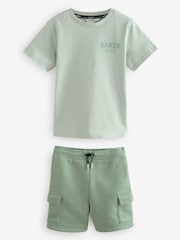 Grün - Baker by Ted Baker Graphic T-Shirt and Cargo Shorts Set - Bild 9 von 13