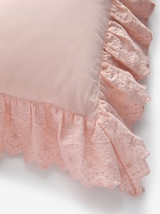 Shabby Chic by Rachel Ashwell® Broderie Ruffle Cushion - Bild 6 von 6