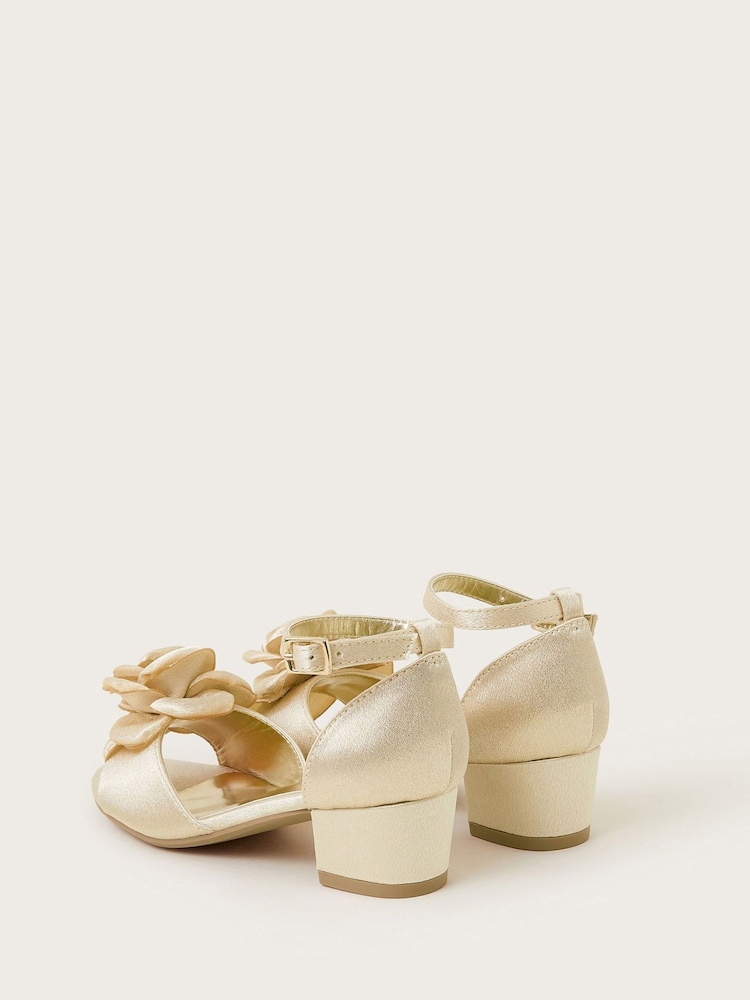 Monsoon Peeptoe-Pumps aus Satin mit Floralmuster - Bild 3 von 3 Monsoon Peeptoe-Pumps aus Satin mit Floralmuster - Bild 3 von 3
