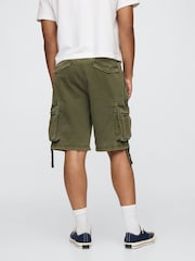 Оливково-зеленые - Gap Twill Cargo Baggy Shorts - Изображение 2 из 5