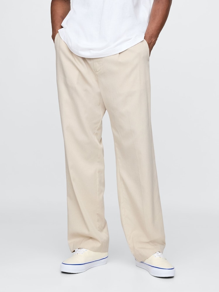 beis - Pantalones plisados UltraSoft de GAP - Imagen 1 de 5