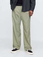 Verde - Pantalones plisados UltraSoft de GAP - Imagen 1 de 6