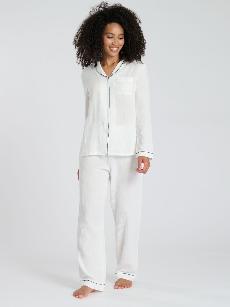 Loungeable Crinkle Traditional Long Sleeve Pyjamas Set - صورة 1 من 4