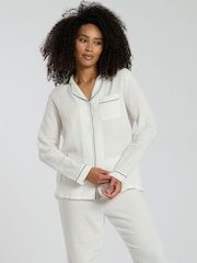 Loungeable Crinkle Traditional Long Sleeve Pyjamas Set - صورة 4 من 4