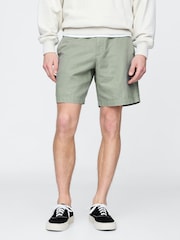 Groen - Gap 8"" Linnen-katoenen chino shorts - Image 1 of 5