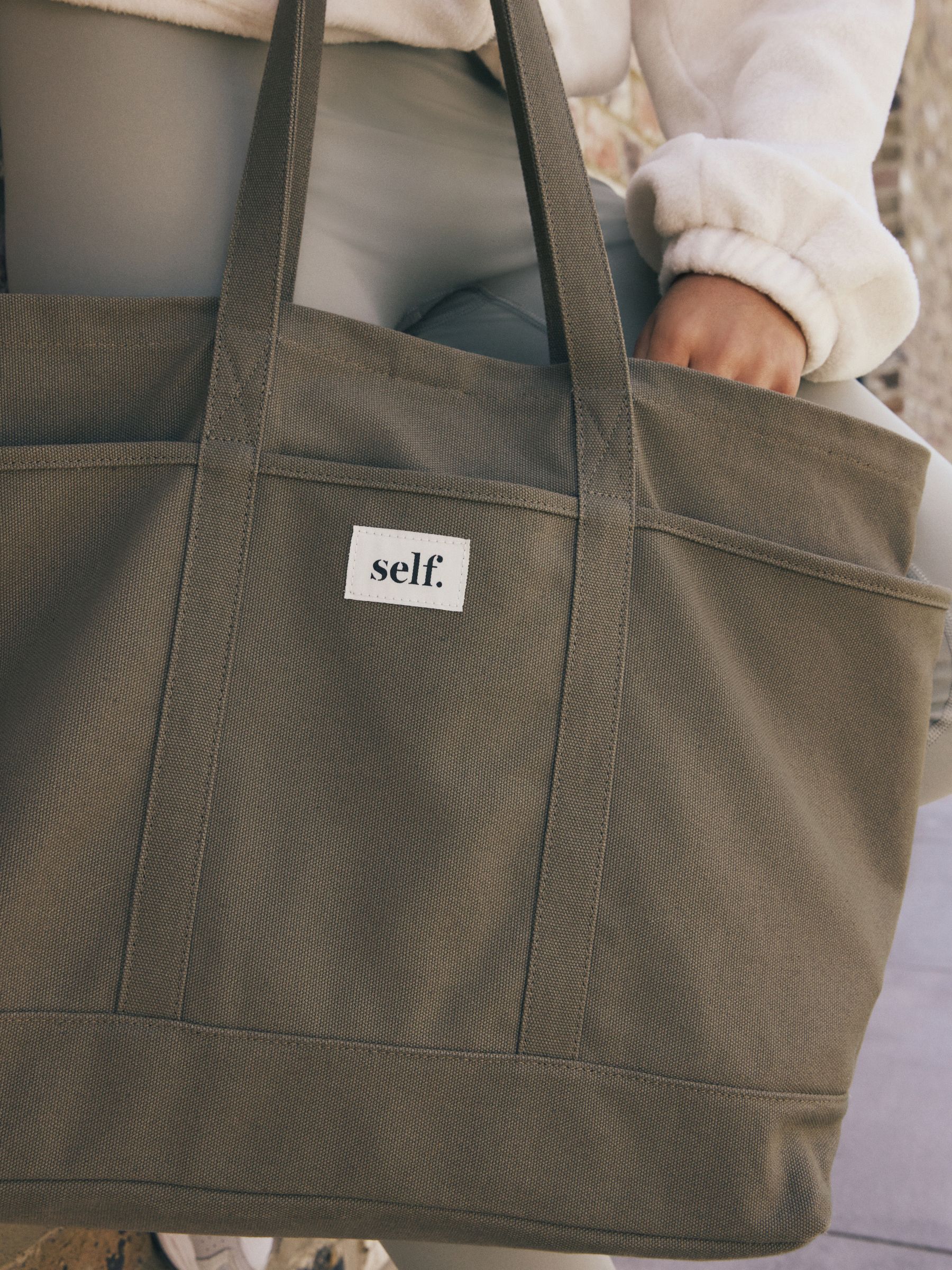 バッグ GOODENOUGH CANVAS SHOULDER TOTE