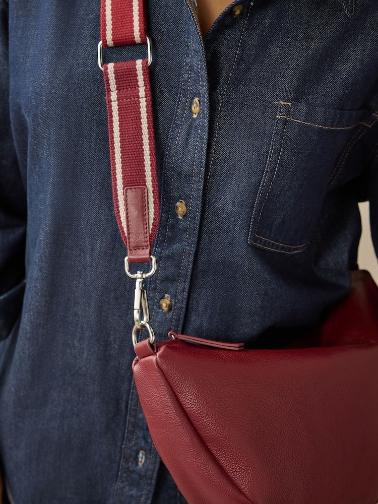 Red Leather Sling Bag - Image 2 of 8 Red Leather Sling Bag - Image 2 of 8