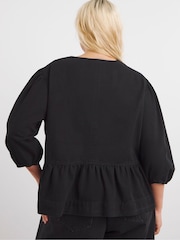 Blusa vaquera con sobrefalda y lazada frontal de Simply Be - Imagen 2 de 4