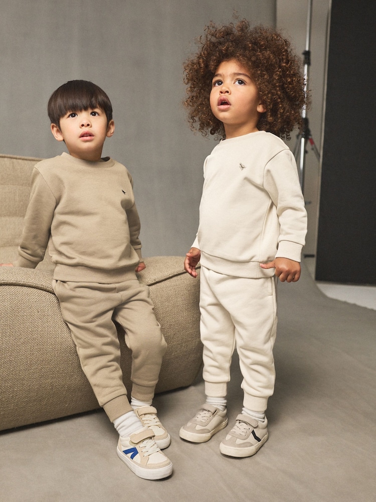 Off White/Cement - Komplet 2 puloverja in hlač za prosti čas (3mes-7let) - Slika 1 iz 10 Off White/Cement - Komplet 2 puloverja in hlač za prosti čas (3mes-7let) - Slika 1 iz 10