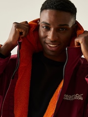 Regatta Red Adult Waterproof Changing Robe - Image 6 of 6