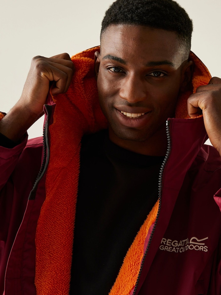 Regatta Red Adult Waterproof Changing Robe - Image 6 of 6