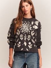 Black and White Graphic All Over Print Symmetrical Crew Neck Sweatshirt - Image 2 of 9