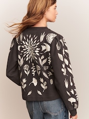 Black and White Graphic All Over Print Symmetrical Crew Neck Sweatshirt - Image 3 of 9