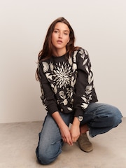 Black and White Graphic All Over Print Symmetrical Crew Neck Sweatshirt - Image 5 of 9