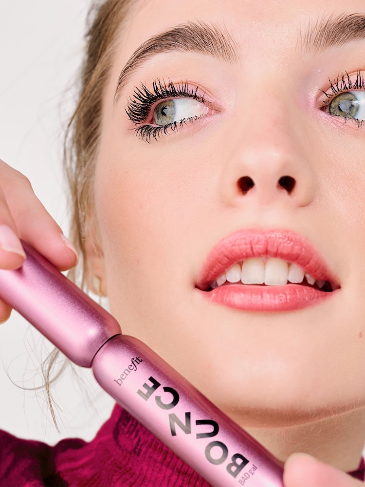 Benefit Badgal Bounce Fuller, Fluffier, Volumising Mascara Travel Size - Image 2 of 5