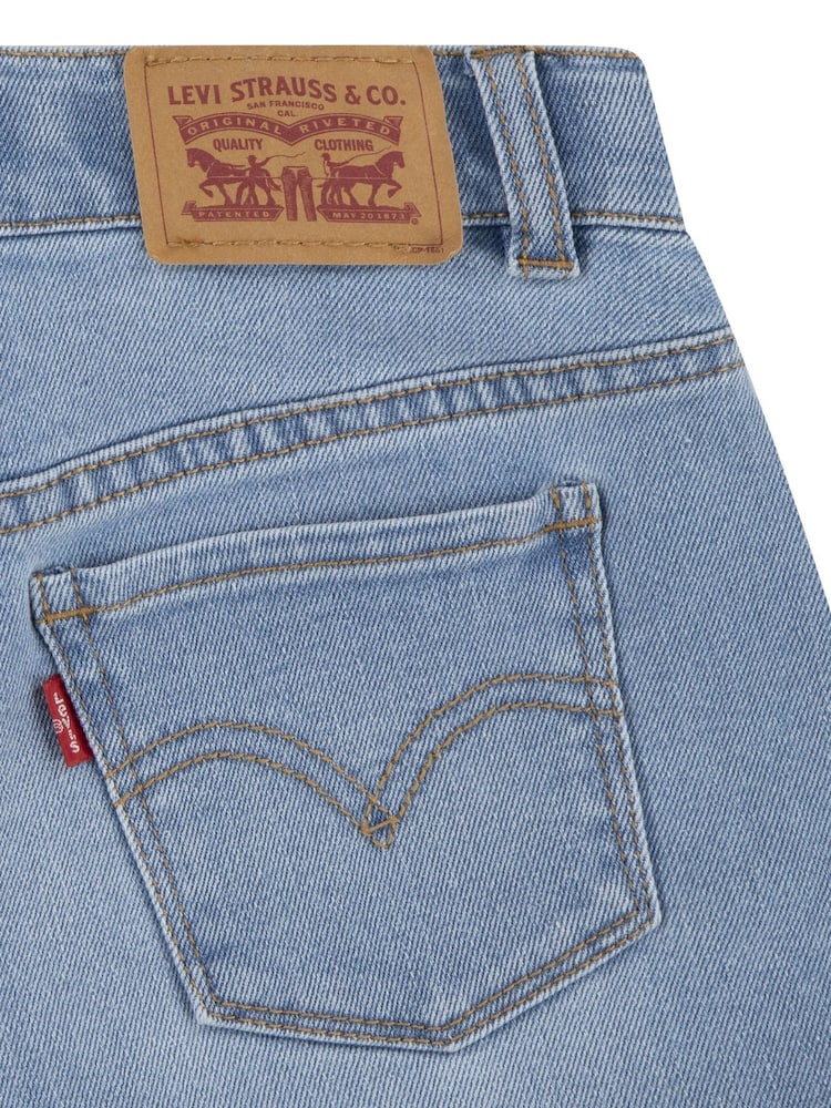 Levi's® Mom Shorts met Bloemenprint en Logo Detail - Image 4 of 7