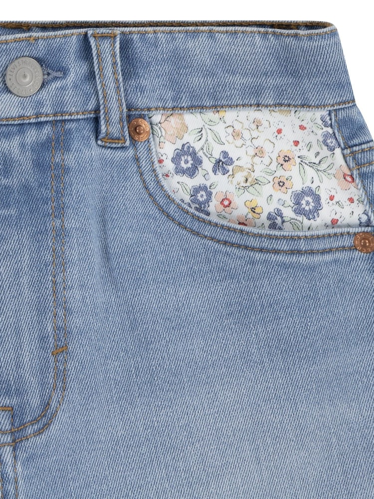 Levi's® Mom Shorts met Bloemenprint en Logo Detail - Image 6 of 7