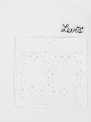 أبيض - Levi's® Cropped Meet & Greet Roll Cuff Logo T-Shirt - صورة 7 من 8